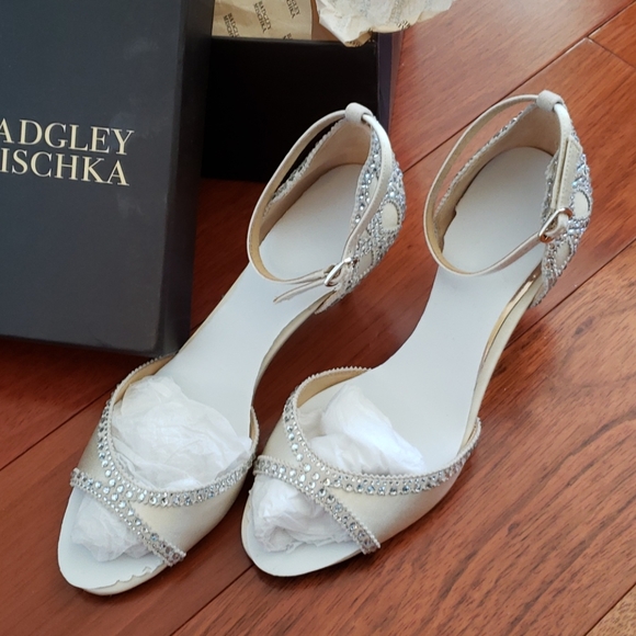 Badgley Mischka GILLIAN ANKLE STRAP EVENING SHOE - Picture 7 of 13